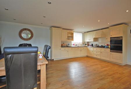 Kitchen Diner.jpg