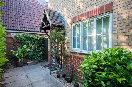 19 Hidcote Way-10.jpg