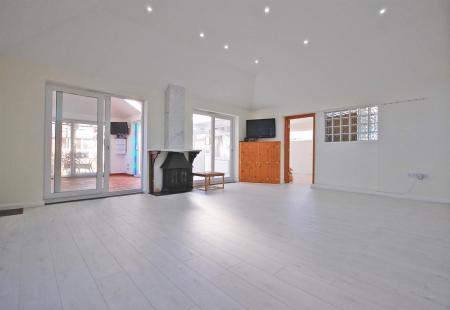 Open Living Area.jpg