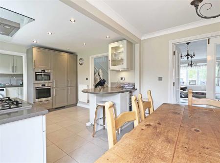 Dining Kitchen b.jpg