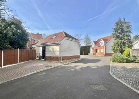 Garage & Parking.jpg