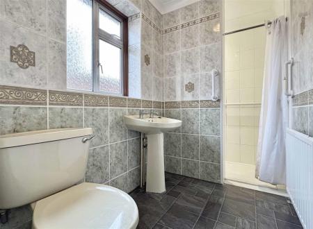 Shower Room.jpg