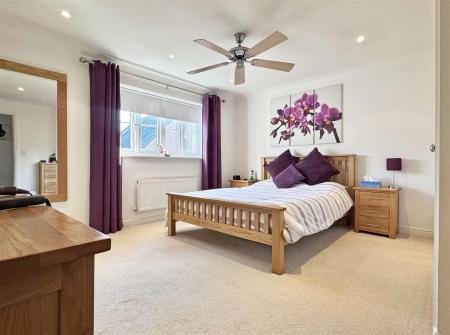 Master Bedroom b.jpg