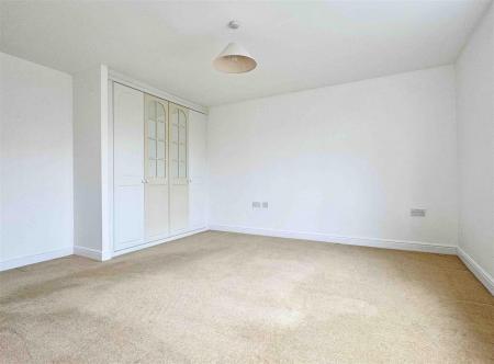 Master Bedroom b.jpg