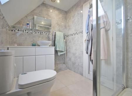 Shower Room b.jpg