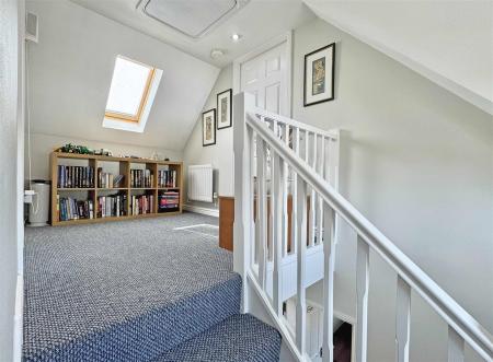 Top Floor Landing b.jpg