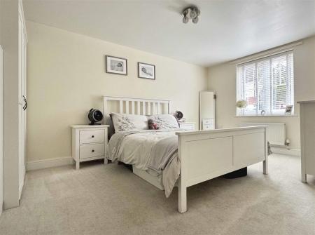 Master Bedroom b.jpg