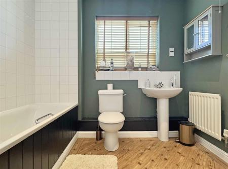 Family Bathroom c.jpg