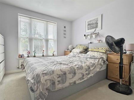 Master Bedroom b.jpg