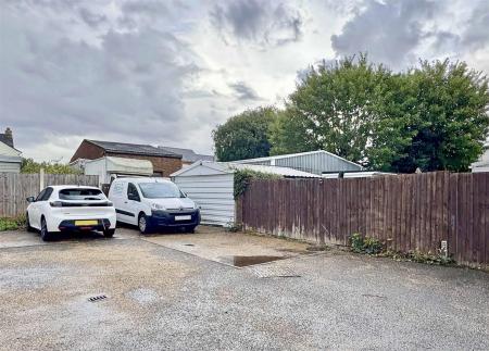 Garage & Parking.jpg