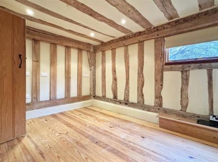 Granary Bedroom 2.jpg