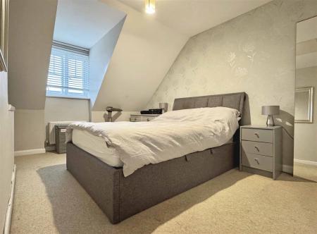 Master Bedroom b.jpg