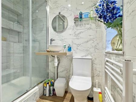 En-Suite To Bedroom 2.jpg