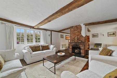 OL-Savills(CF)-LimeTreeCottage-16.jpg