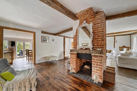 OL-Savills(CF)-LimeTreeCottage-20.jpg