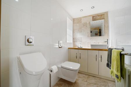OL-Savills(CF)-LimeTreeCottage-28.jpg
