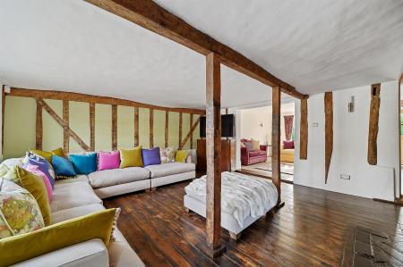 OL-Savills(CF)-LimeTreeCottage-24.jpg
