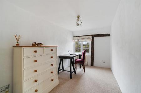 OL-Savills(CF)-LimeTreeCottage-8.jpg