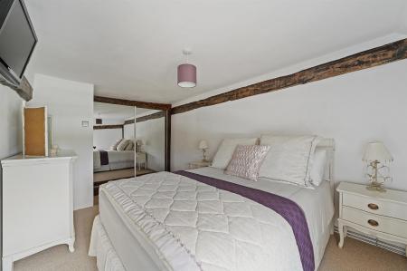 OL-Savills(CF)-LimeTreeCottage-10.jpg