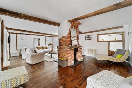 OL-Savills(CF)-LimeTreeCottage-19.jpg