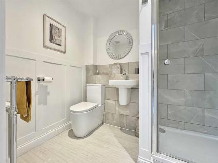 En-Suite To Bedroom 2.jpg