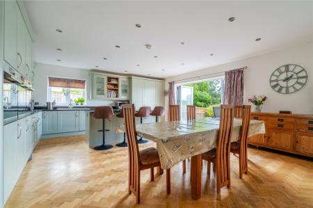 Kitchen/Dining Room