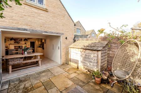 Courtyard Rear Garden