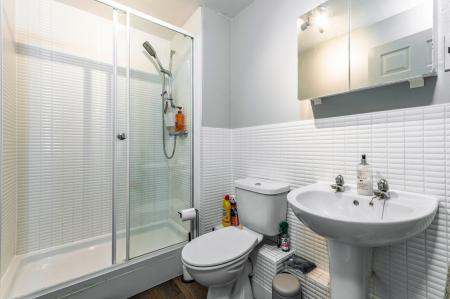 Bedroom One En-suite