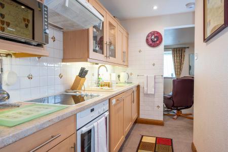 Maple Apartment Kitchen