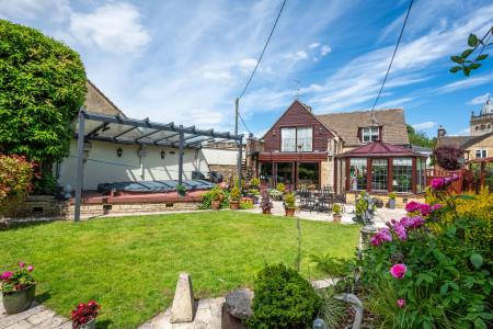 Magnolia Cottage Garden