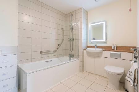 En-Suite Bathroom