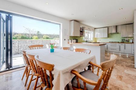 Dining Space & Kitchen