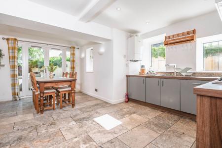 Kitchen & Dining Area