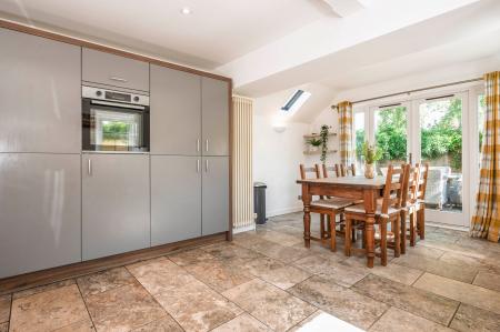Kitchen & Dining Area