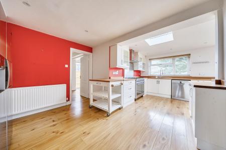 Kitchen & Dining Space
