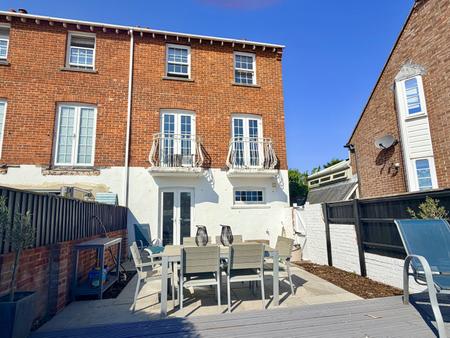 24 Trafalgar Place
