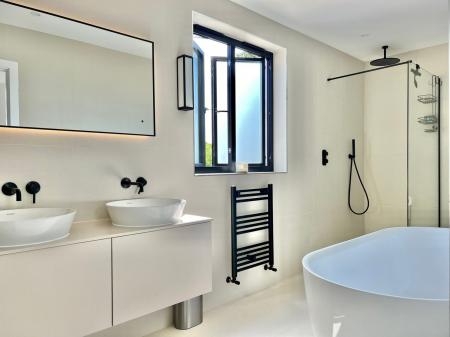 2a146bce-e07e-47f1-8e0e-e20c565d5765