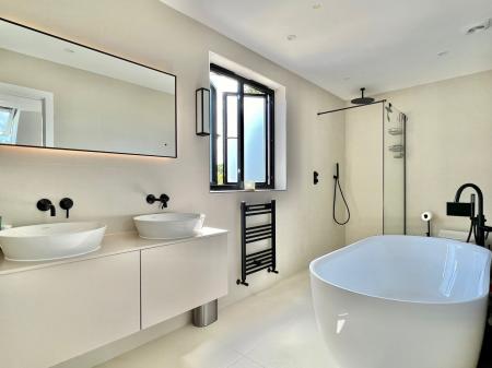 d682e1a4-b2e3-4431-bbf5-286ada6789f4