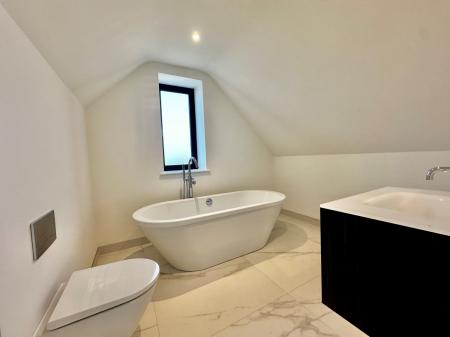 Arnewood Copse Bathroom 6