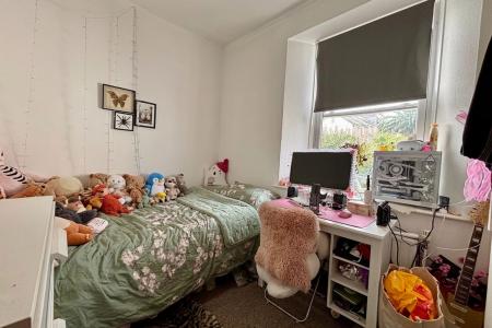 apt 4