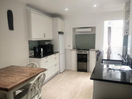 bedsit / guest suite