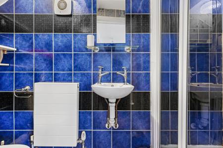 Ensuite Shower Room.jpg