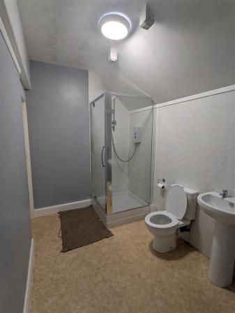 Bathroom 2.jpg