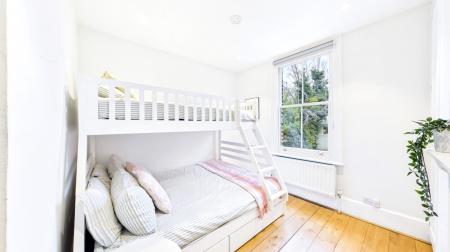 CAM02337G0-PR0553-PAN016