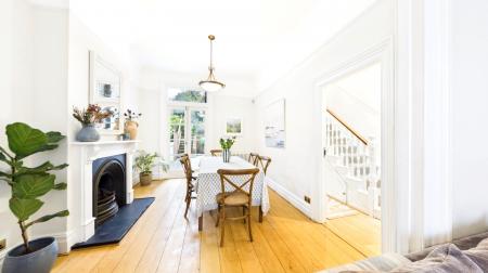 CAM02337G0-PR0553-PAN002