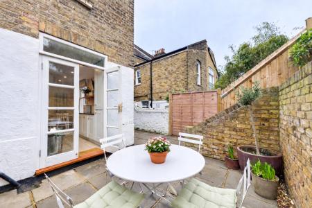 CAM02337G0-PR0553-PAN013