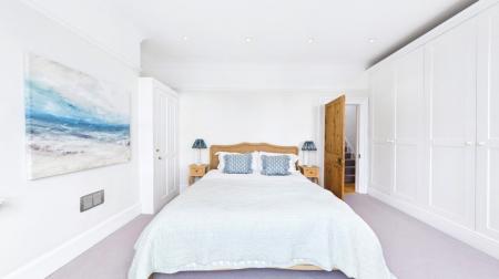 CAM02337G0-PR0553-PAN025