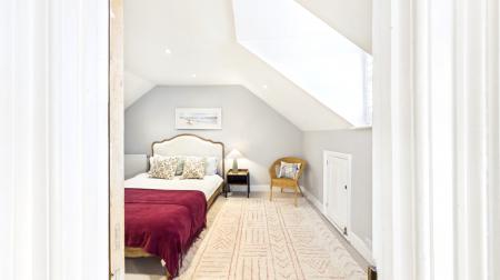 CAM02337G0-PR0553-PAN032 (1)