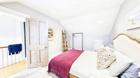 CAM02337G0-PR0553-PAN028