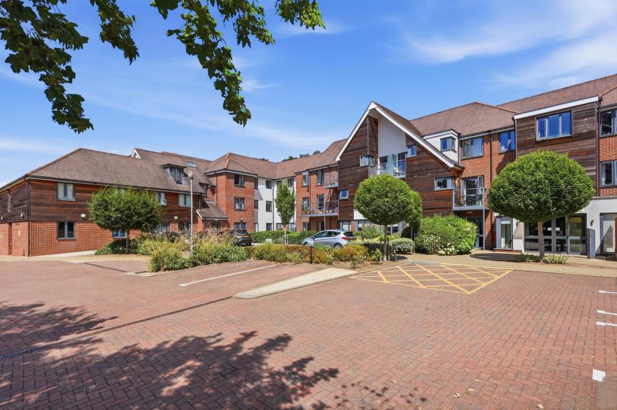 Mandeville Court,Darkes Lane, Potters Bar